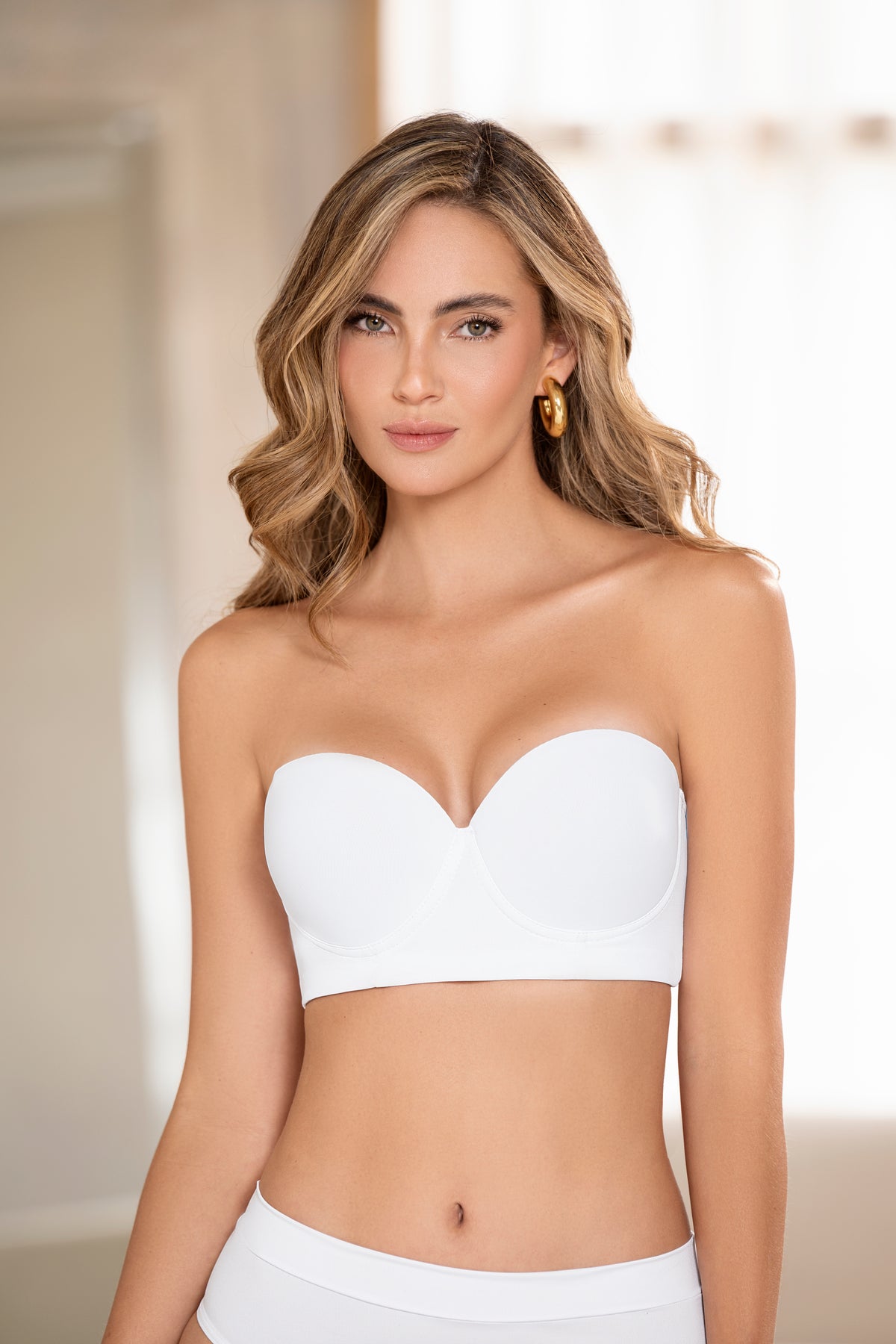 Brasier Strapless Realce Medio Elástico y Powernet en Base
