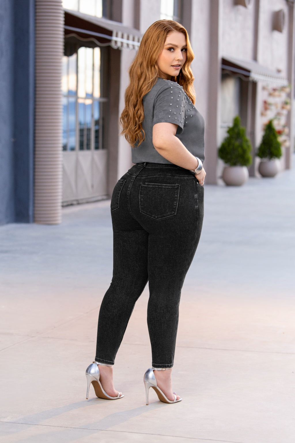 Jeans Estilo Skinny Tiro Alto Gris Oscuro Talla Plus para mujer - Pretty Woman, vista adicional
