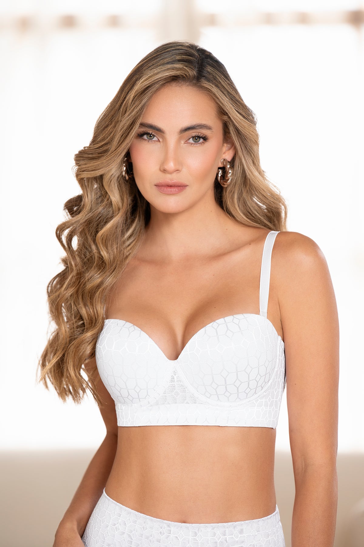 Brasier Strapless Realce Medio Elástico en Base
