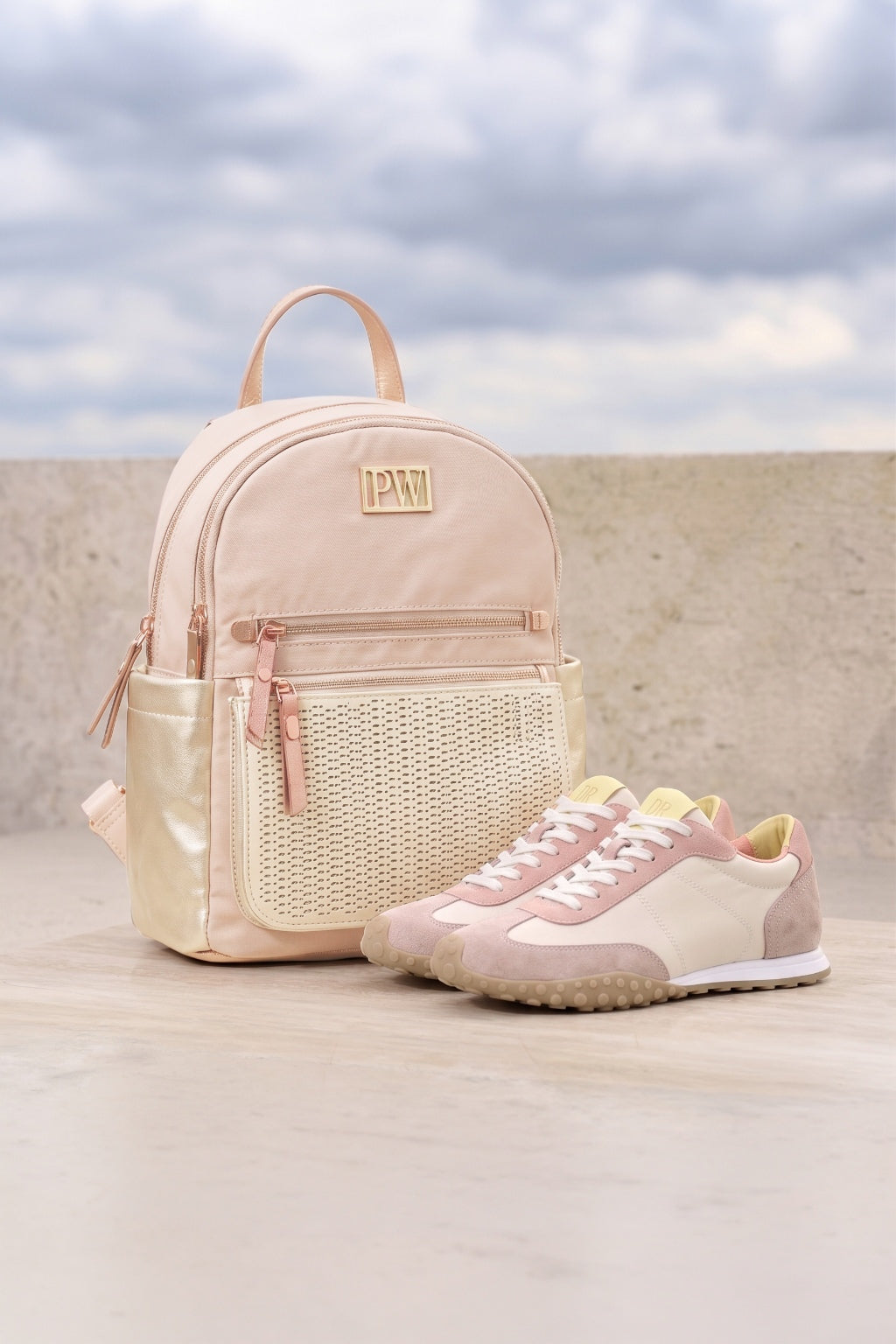 Tenis Dama Flat Material Textil Apliques Pequeños en Nobuck