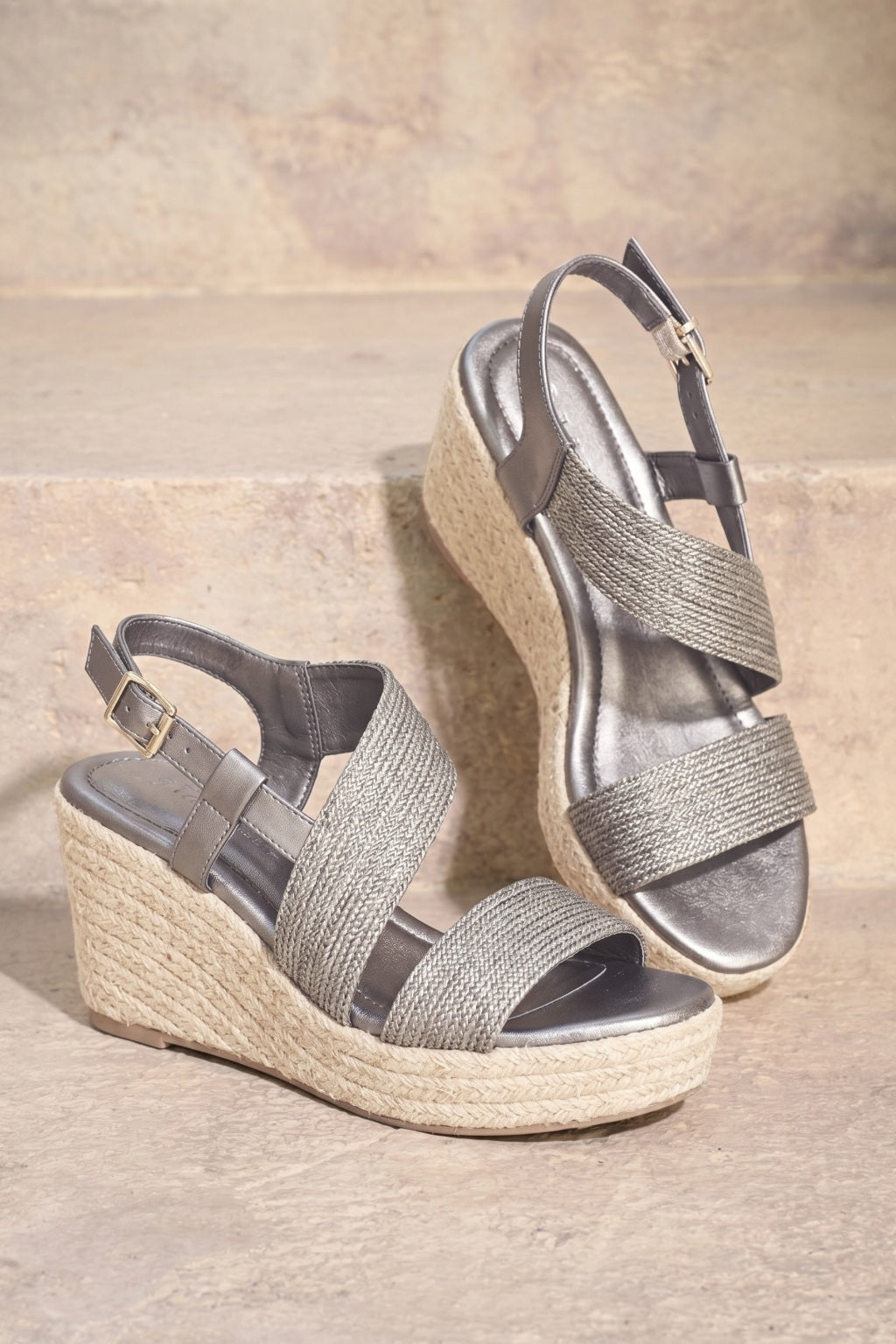 Sandalias Tacón Cuña / Elaborada en Material Textil Tacón Cuña Alto 9 Cm de Altura / Color: Plomo - Pretty Woman, calzado para dama