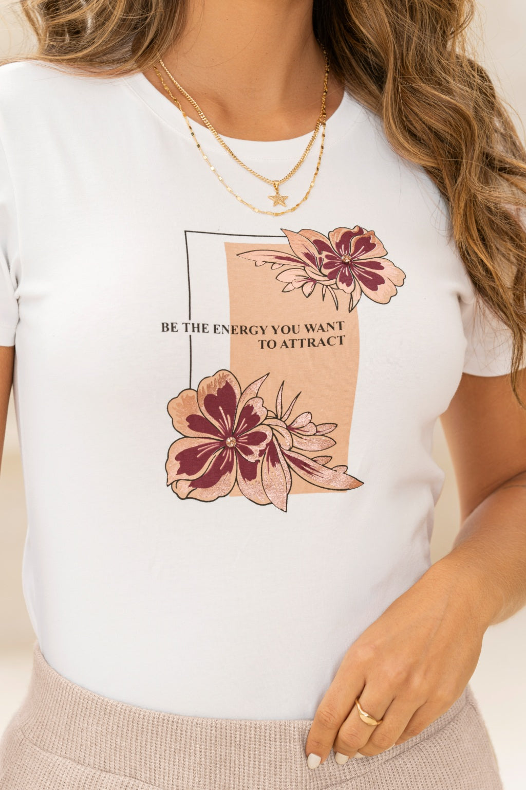 Camiseta Manga Corta Cuello Redondo Marfil para Mujer Pretty Woman - foto 3