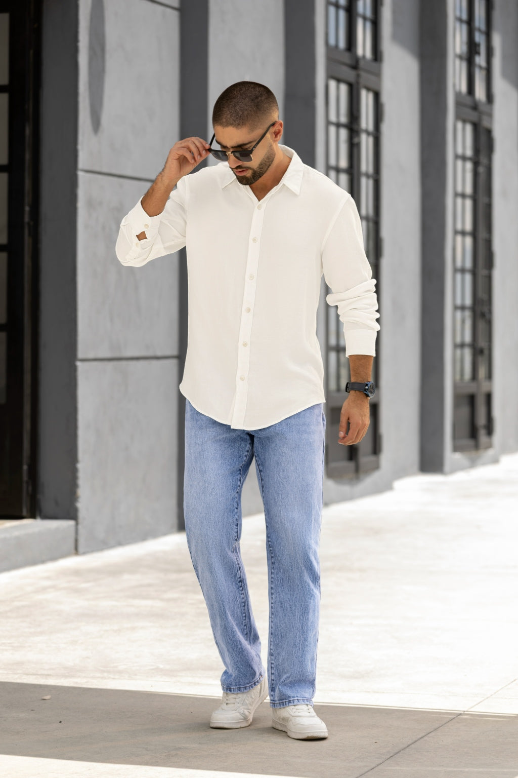 Jeans Bota Straight Bolsillos Delanteros y Traseros Demin Bolsillos Delanteros y Traseros Demin Stretch Proceso de Desgaste Algodón Spandex Azul Medio - Boccelli ropa para hombre, vista 7