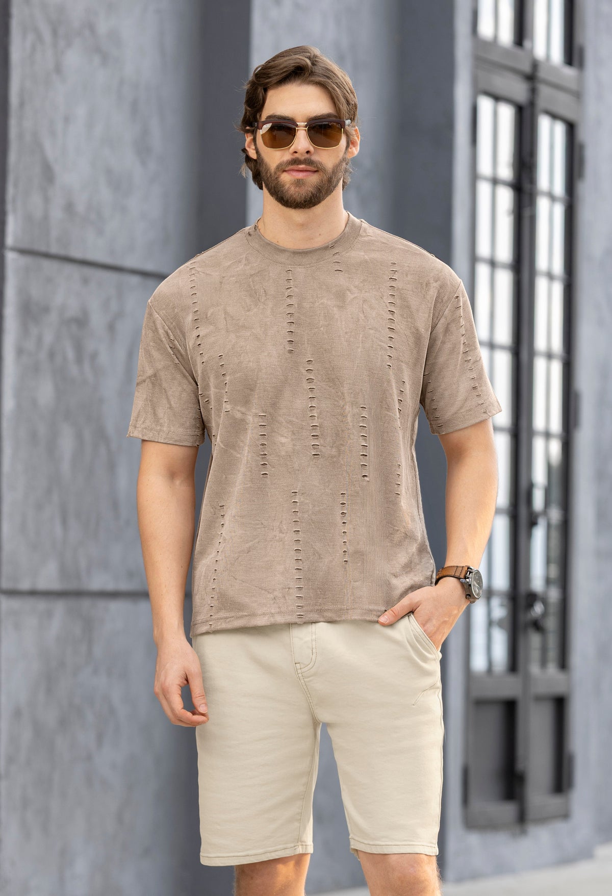Camiseta Manga Corta Cuello Redondo con Cortes Láser