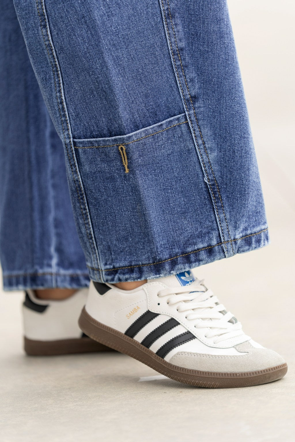 Jeans Estilo Barrel Tiro Alto Tela Denim Proceso - Pretty Woman - foto 6 de 9